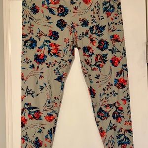 Lula Roe Tall & Curvy Leggings